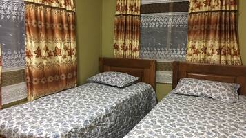2 quartos, ferros/tábuas de passar roupa, Wi-Fi de cortesia