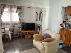 Smart TV, DVD player - A 2018 built, two bedroom, bungalow for short or long term stay (SerreKunda)