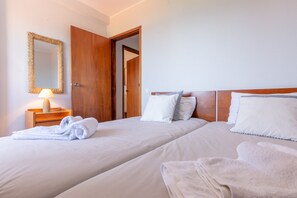 3 habitaciones, tabla de planchar con plancha y wifi gratis