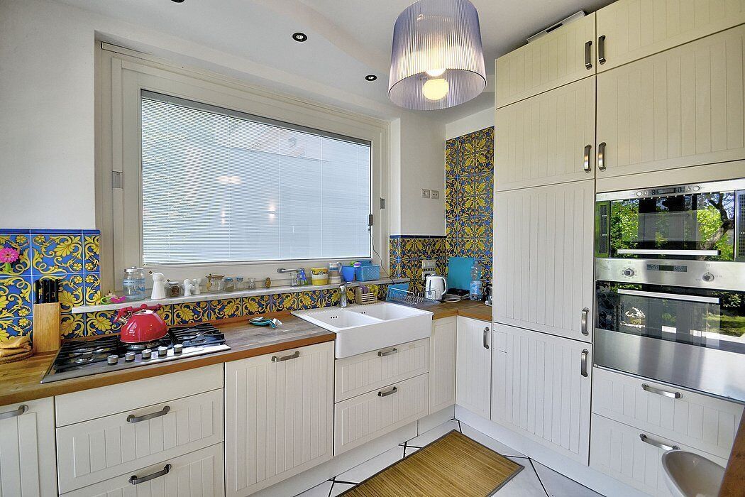 Villa Falena: A bright and cheerful apartment that covers the entire ground floor of a villa situated on a promontory facing the sea, with Free WI-FI.