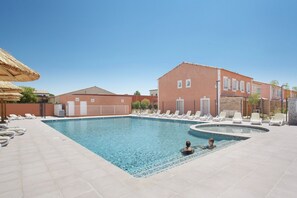 Holiday Home Swimming Pool