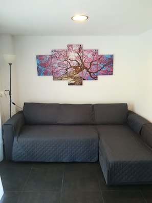 Smart TV, chimenea, futbolito y tenis de mesa 