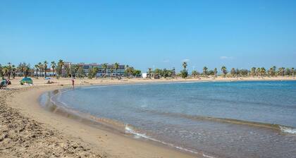 Villa provençale avec piscine chauffée dans un cadre magnifique, proche des plages