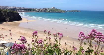 Luxury Self Catering House Hot Tub lyhyen kävelymatkan päässä rannat ja kaupunki