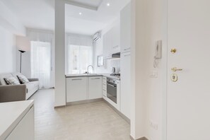 Fridge, microwave, oven, stovetop