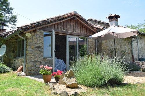 Spacious Cottage With Lovely Views And Garden/woodland, Privately Situated