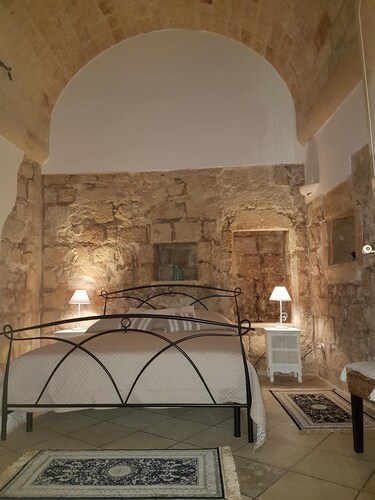 THE RESIDENCE OF CLARY- MONASTERY IN THE HEART OF LECCE 