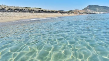 Una spiaggia nelle vicinanze