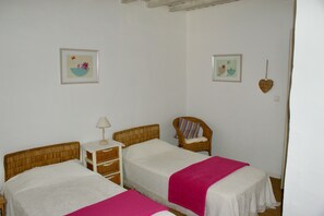 3 Schlafzimmer, Bügeleisen/Bügelbrett, Reisekinderbett, kostenloses WLAN