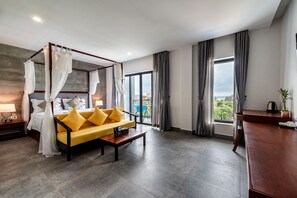 Platinum King, Pool View - Phoenix Sea View Hotel (Sihanoukville)