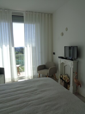 1 bedroom, free WiFi, bed sheets