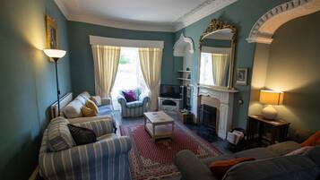 TV, fireplace, DVD player, books