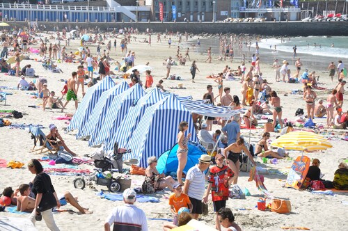 RUIME WONING MET ZICHT OP ZEE AAN DE COTES DE GRANIT ROSE