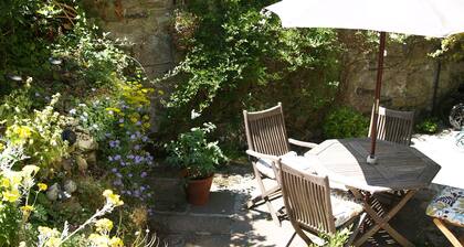 Spacious Period Home With Private Walled Courtyard