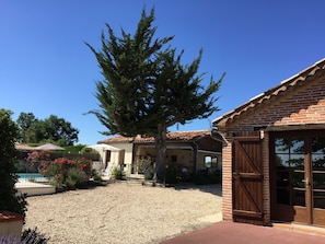 Exterior - South West France Farmhouse, Heated Pool, Air Conditionned bedrooms (Durfort-Lacapelette)