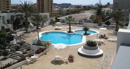 Promotions d'été pour apt situé au centre, avec piscine et vue sur la mer