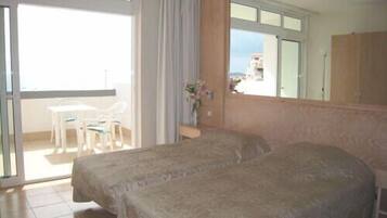 Iron/ironing board, free WiFi, bed sheets, wheelchair access