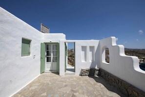 تفاصيل الفندق من الخارج