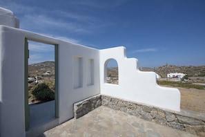 المنطقة المحيطة بالمنشأة