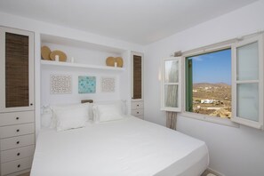 3 bedrooms, iron/ironing board, travel cot, free WiFi