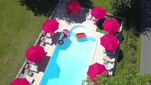Outdoor pool, a heated pool - Great family fun,,loads to do in 10 acres and lovely covered terrace (Nouvelle-Aquitaine)