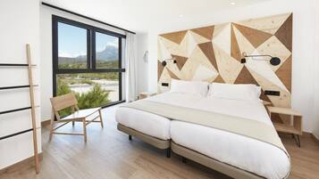 1 slaapkamer, een kluis op de kamer, een strijkplank/strijkijzer, wifi