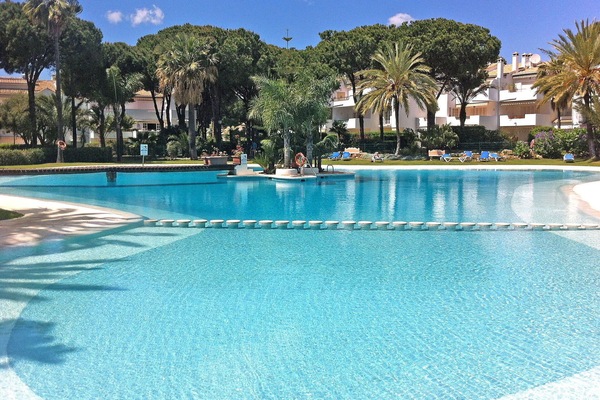 Schwimmbad, Eigentum, Resort, Urlaub, Azurblau, Freizeit, Wasser, Grundeigentum, Ferienort, Gebäude