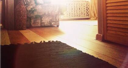 🌞 Kaupungin keskusta, kävelykatu, mukava ja viihtyisä. Lähellä Menorha, sirkus, museo, playgroud