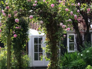 Exterior detail - Luxury B & B in historic village 10 km from Amsterdam Center (Broek in Waterland)