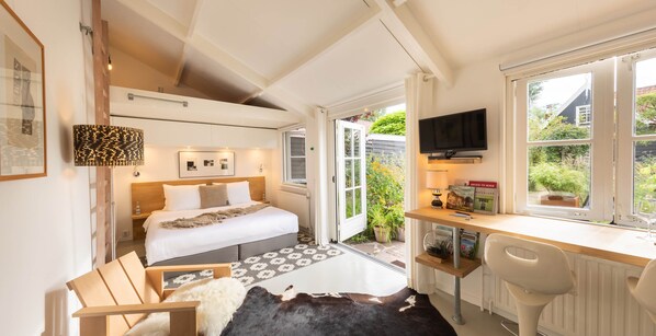 1 Schlafzimmer, Zimmersafe, Schreibtisch, kostenloses WLAN