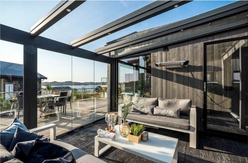 ARCHITECTER-DESIGNED CABINET V / LARGE SEA WITH OUTDOOR JACUZZI