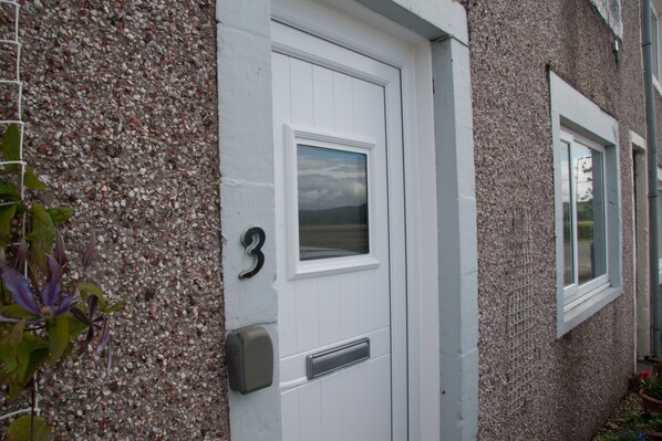 Exterior detail - Comfortable ground floor flat with stunning river views, Glencaple. (Glencaple)