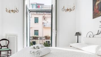 3 slaapkamers, een strijkplank/strijkijzer, wifi, beddengoed