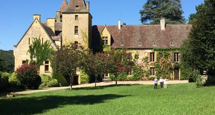 Charming House / Villa - in Sarlat, quite, comfortable with terrace and wifi