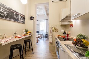 Frigorifero, microonde, forno, lavastoviglie
