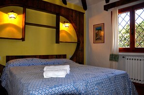 Apartment, 3 Bedrooms | Iron/ironing board - Villa Rosè (Arzachena)
