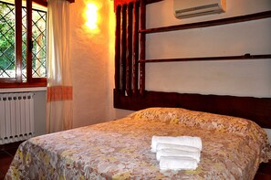 Apartment, 3 Bedrooms | Iron/ironing board - Villa Rosè (Arzachena)