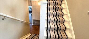 Ett härligt rymligt hus med 2 sovrum som passar för upp till 5 personer. Egen uppfart.