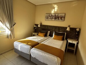 2 bedrooms, in-room safe, iron/ironing board, travel crib - Large terrace, views of the beach, sunny, free Wifi, spacious and comfortable  (Morro Jable-Jandía playa (PAJARA))