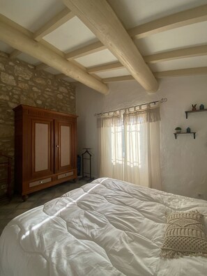 2 chambres, fer et planche à repasser, lit parapluie, Wi-Fi gratuit