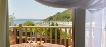 Luxury Lodge, South Devon Coast nr Plymouth, 200m to Beach + Indoor Heated Pool,