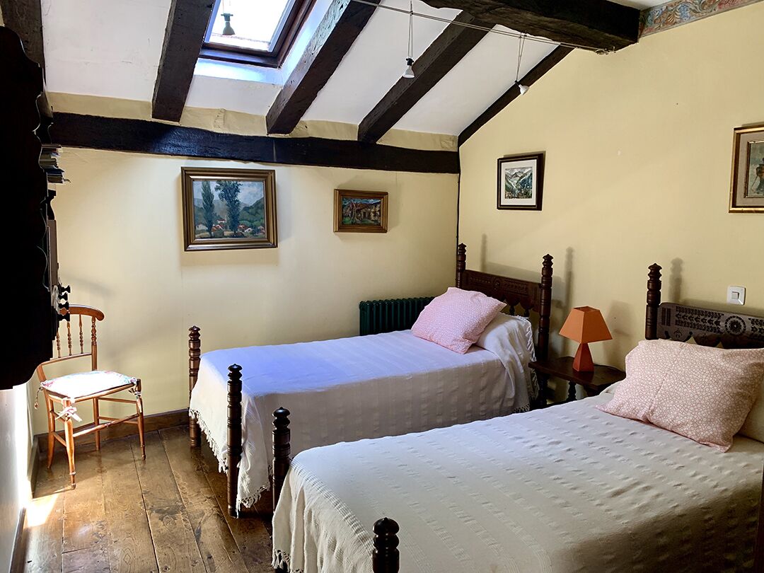 Rural house for 8-9 people in a poetic environment.