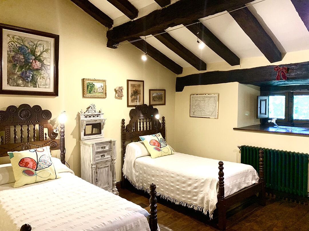 Rural house for 8-9 people in a poetic environment.