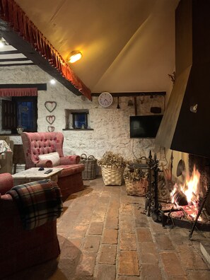 Interior - BACKWATER OF THE SAJA (Cabuérniga)