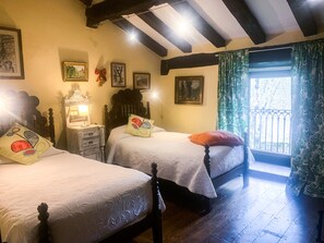 4 bedrooms, desk, iron/ironing board, travel cot