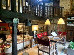 Dining - BACKWATER OF THE SAJA (Cabuérniga)