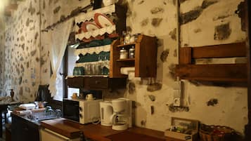 冰箱、微波炉、烤箱、炉灶