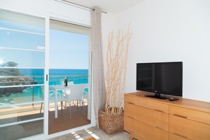 Interior - Family Holiday with spectacular sea views · UHC ARINSAL (Salou)