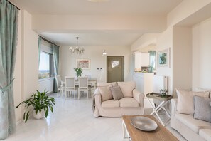 Smart TV, fireplace, video games, DVD player - Anemolia Seaview Villa, Private Pool & Lush Garden (Rethymno)