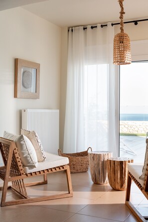 Smart TV, fireplace, video games, DVD player - Anemolia Seaview Villa, Private Pool & Lush Garden (Rethymno)